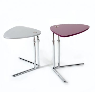 K22L Tecta Beistelltische: Grau und Lila, höhenverstellbar mit Chromgestell, moderne Möbel für Wohnzimmer und Büro.